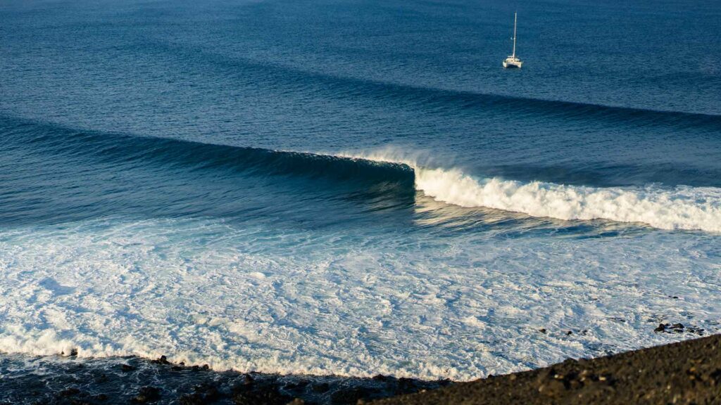 LOBOS Canary islands coast, enjoy the coast in the best surfing / kitefurfing trip of your life