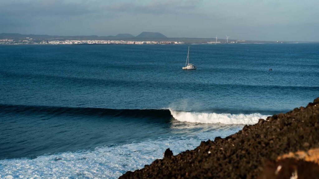 LOBOS Canary islands coast, enjoy the coast in the best surfing / kitefurfing trip of your life