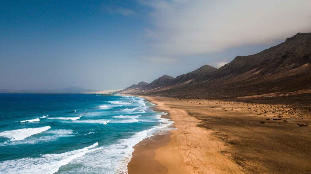 Canary islands beach, enjoy the coast in the best surfing / kitefurfing trip of your life